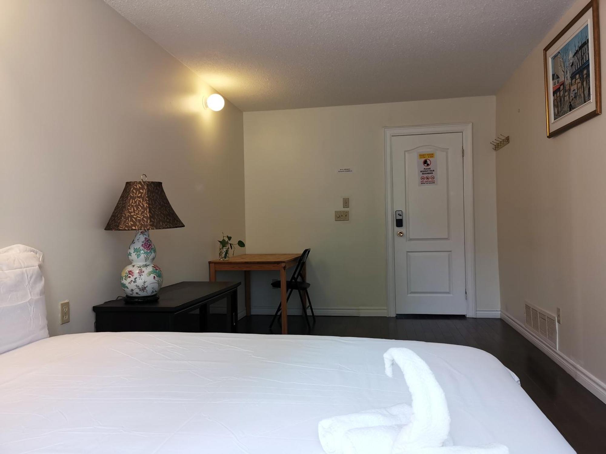 Private Rooms In House In North York Shared Kitchen Торонто Екстериор снимка